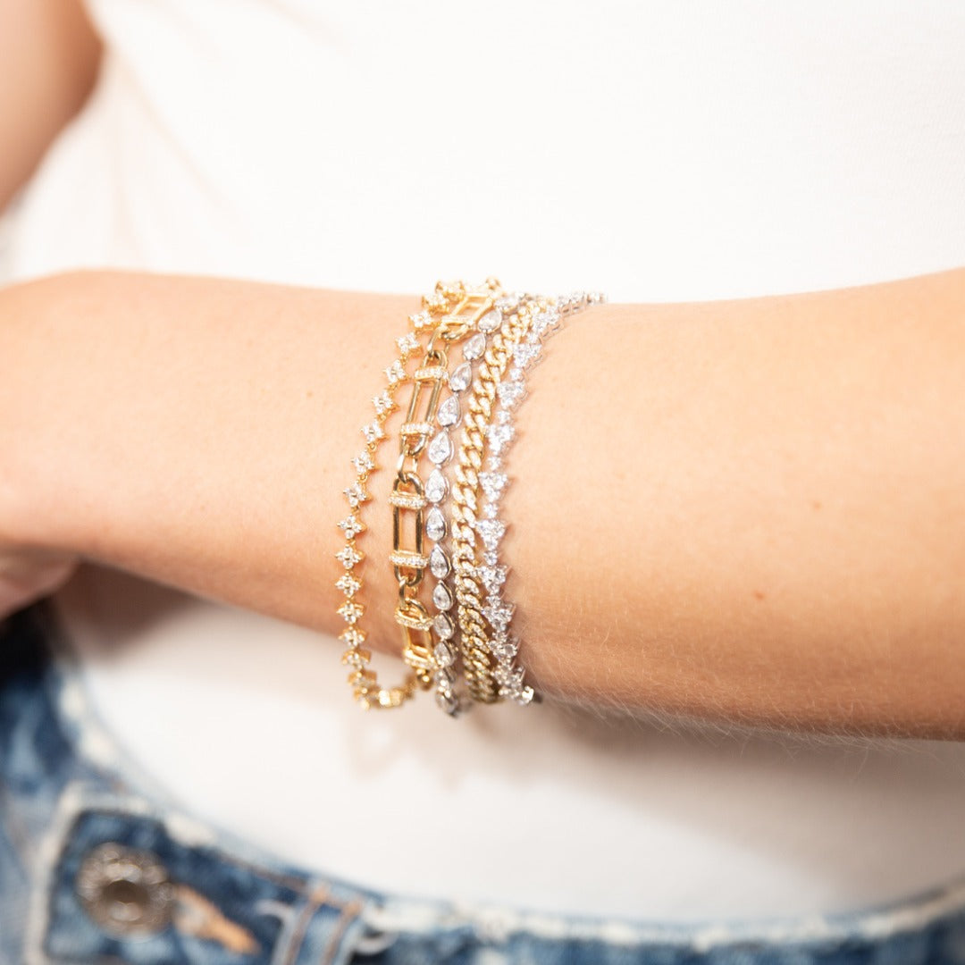 Is it okay to mix metal colors on jewelry? – Robinson’s Jewelers