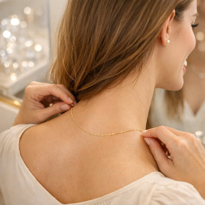 How to Choose a Chain That Won't Pull on Your Hair The Ultimate Guide