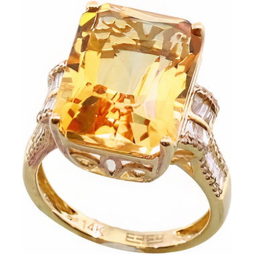 Comparison of white gold and yellow gold jewelry at Robinson's Jewelers