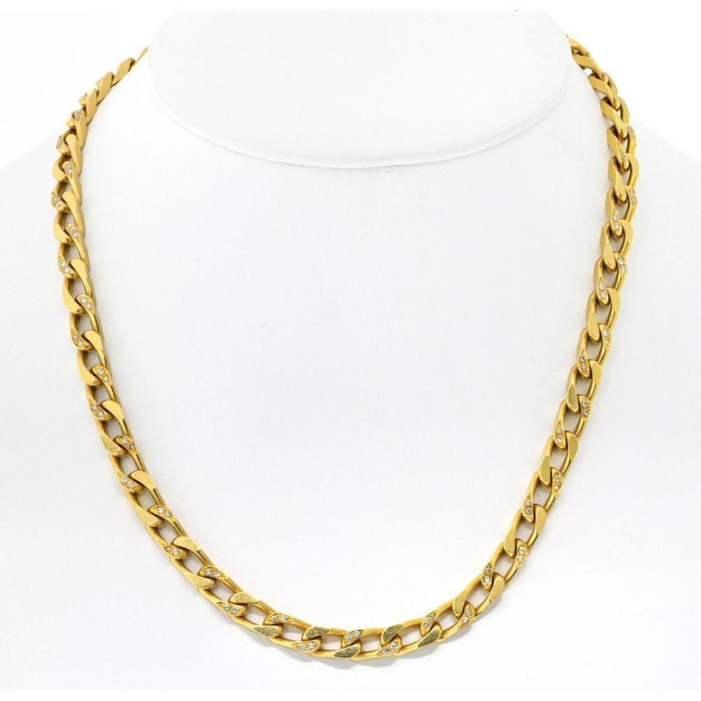 Luxurious Italian gold jewelry showcasing intricate craftsmanship and timeless elegance