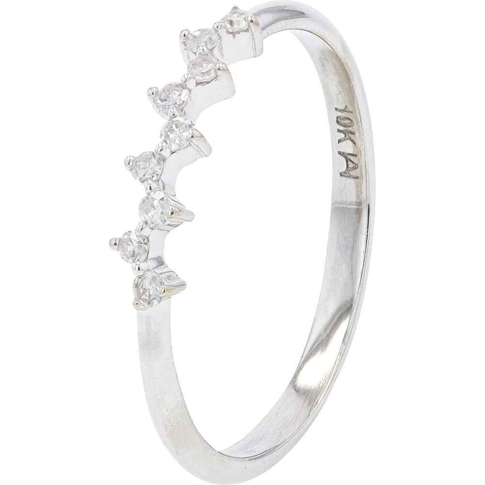 10K White Gold Staggered Scalloped Band with Prong Set Round Diamonds - 0.10 Carat Total Diamond Weight