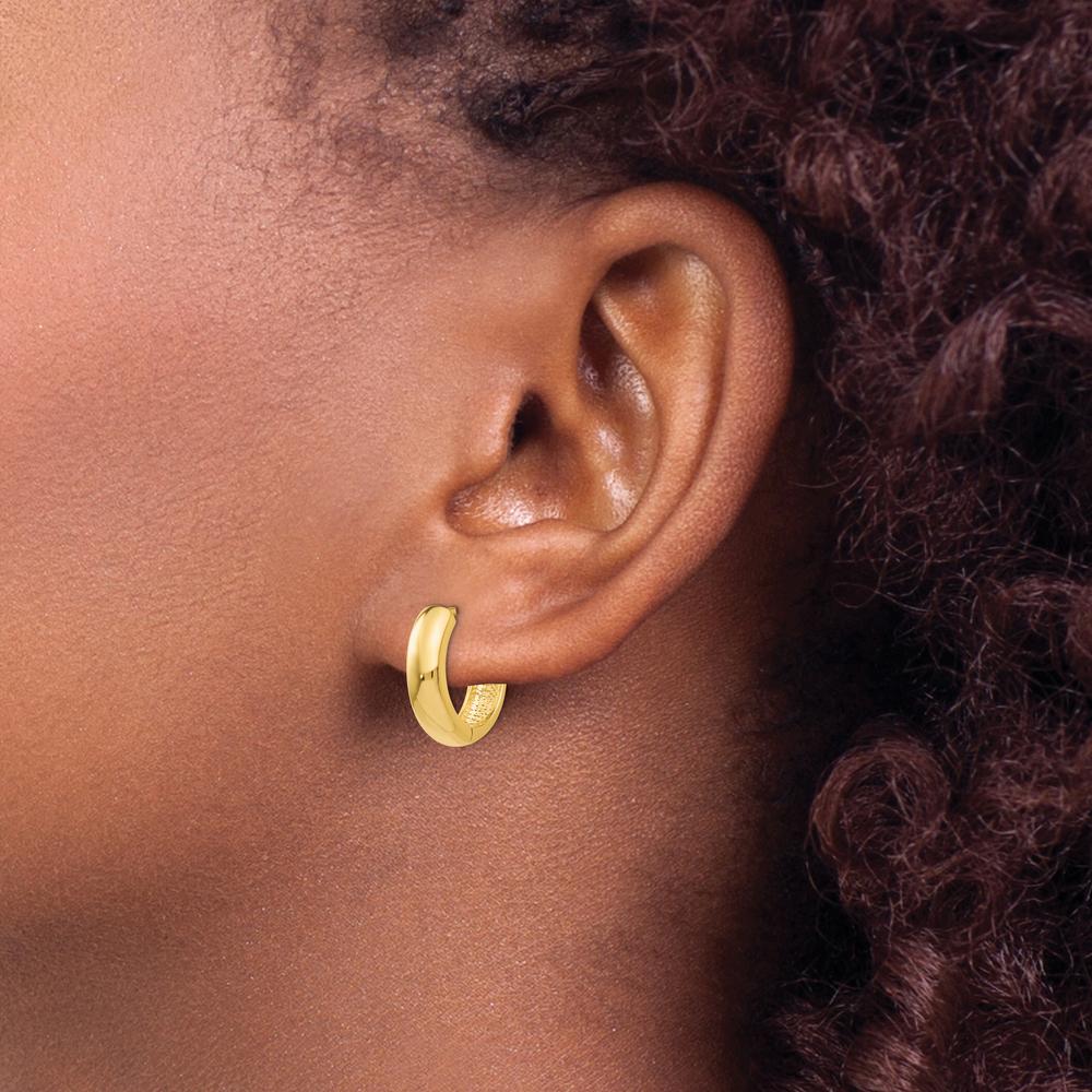 10K Yellow Gold Curved Hinged Hoop Earrings - Polished Finish, 15mm Length, 4mm Width