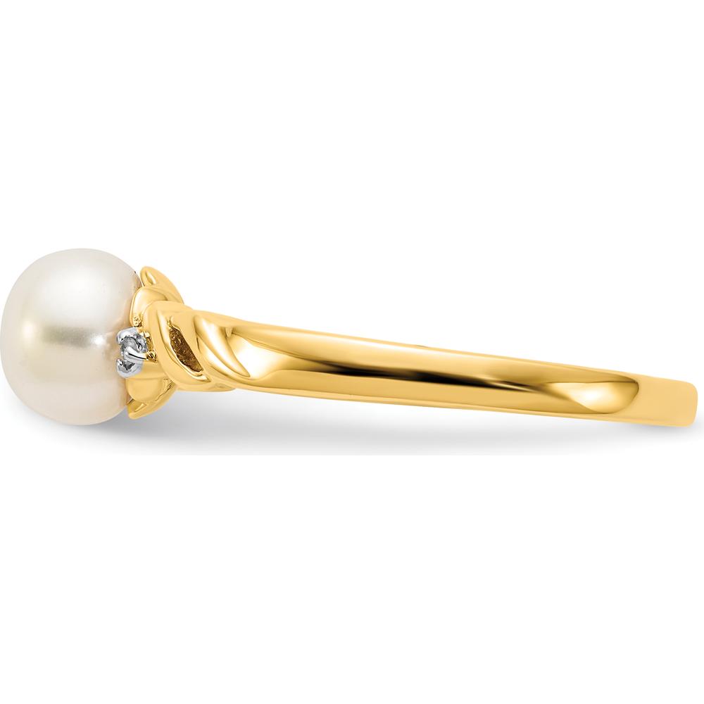 10K Yellow Gold Twist Ring with Cultured Freshwater Pearl and Diamonds - 0.10 Carat Total Diamond Weight