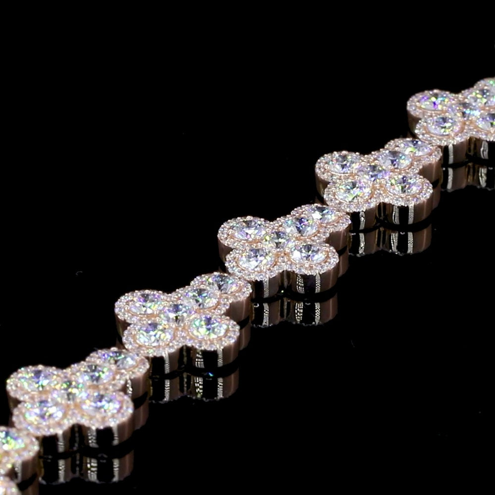 14K Rose Gold Quatrefoil Motif Bracelet with 16.09 Carats of Lab-Grown Brilliant Cut E-VS1 Diamonds - Covaloro Fine Jewelry