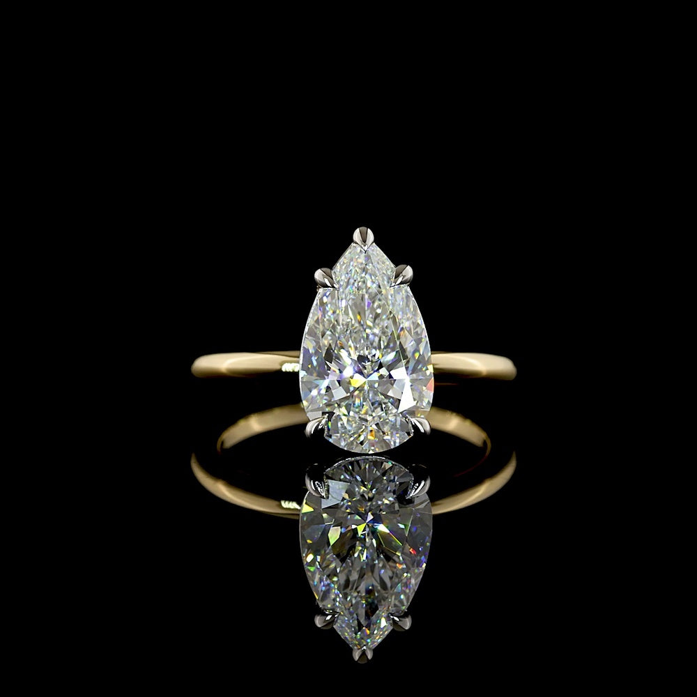 14K Two Tone Pear Shape Solitaire Ring with 3.01 Carat E-F VS1 Lab Grown Diamond - IGI Certified - Covaloro Fine Jewelry