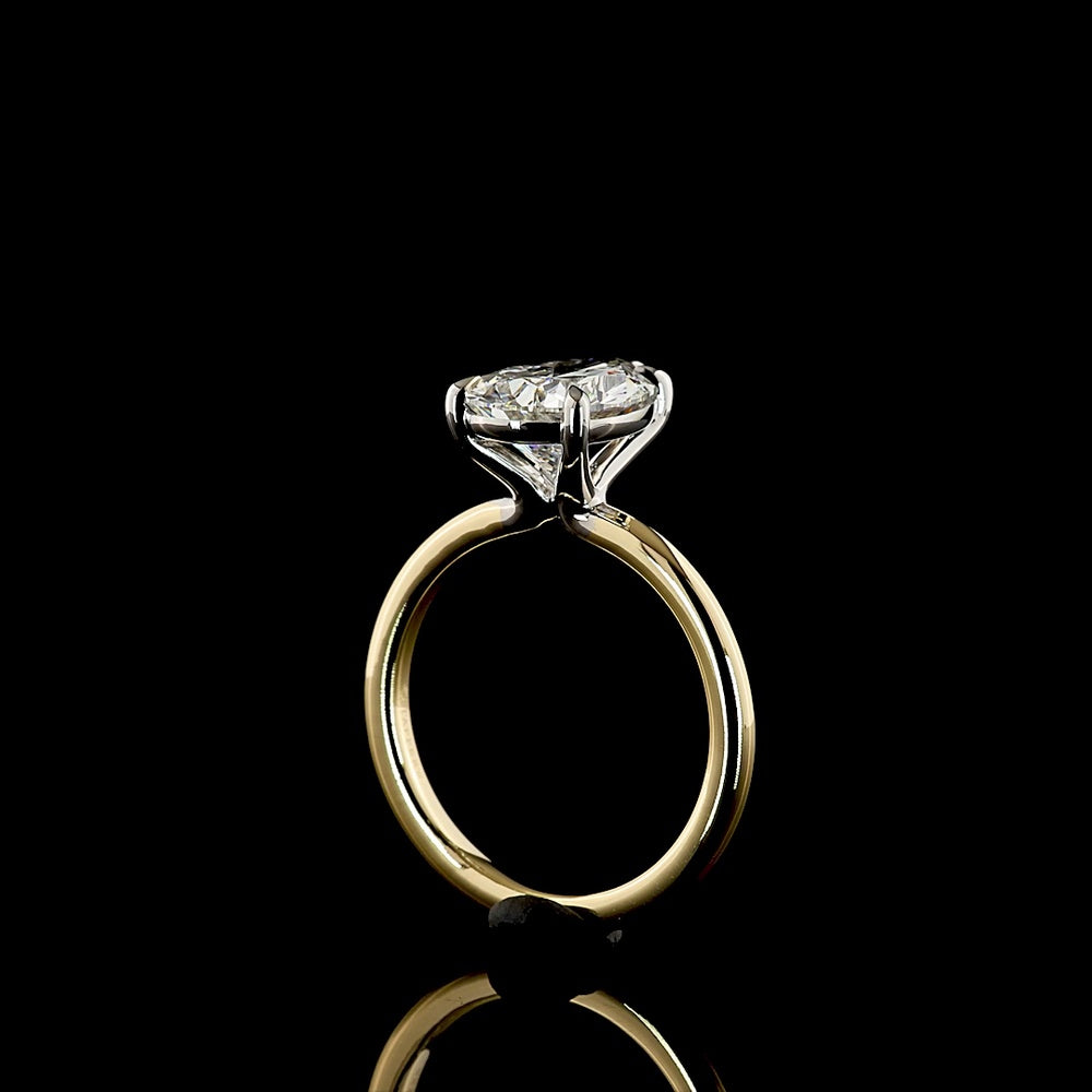 14K Two Tone Pear Shape Solitaire Ring with 3.01 Carat E-F VS1 Lab Grown Diamond - IGI Certified - Covaloro Fine Jewelry