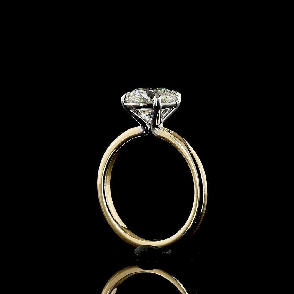 14K Two Tone Round Brilliant Cut Solitaire Ring with 2.60 Carat F VVS2 Lab Diamond - IGI Certified - Covaloro Fine Jewelry