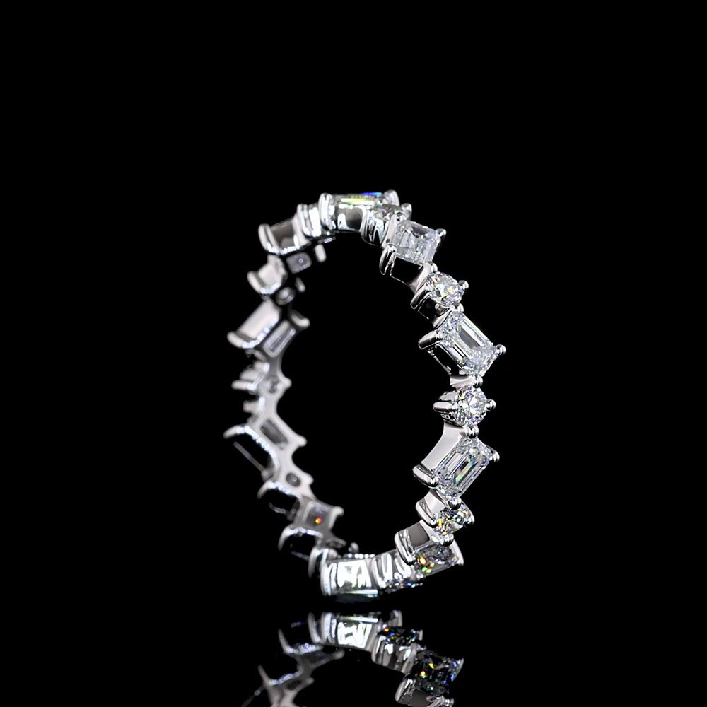 14K White Gold 1.06 Carats Alternating Emerald Cut and Round Brilliant Lab Diamond Eternity Band - Covaloro Fine Jewelry