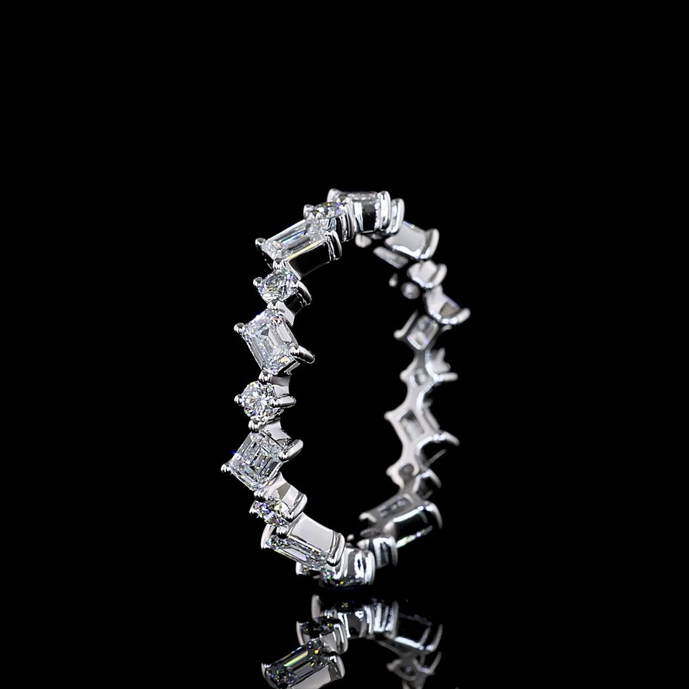 14K White Gold 1.06 Carats Alternating Emerald Cut and Round Brilliant Lab Diamond Eternity Band - Covaloro Fine Jewelry
