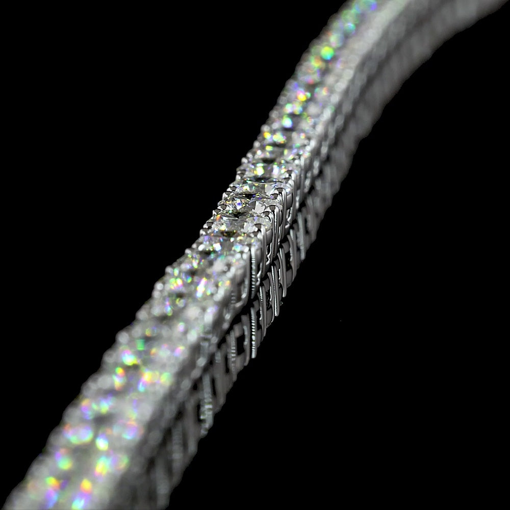 14K White Gold 19.65 Carat Lariat Necklace with 160 Prong-Set Round Lab Diamonds in E-F Color and VS Clarity - Covaloro Fine Jewelry