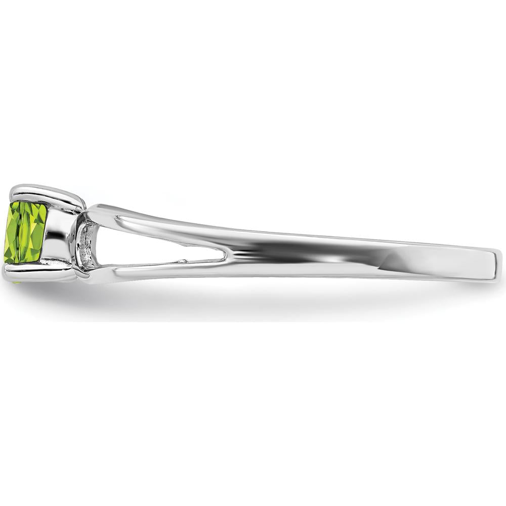 14K White Gold 4mm Round Cut Peridot Ring - 0.30 Carat Natural Peridot by Monteluci Fine Jewelry