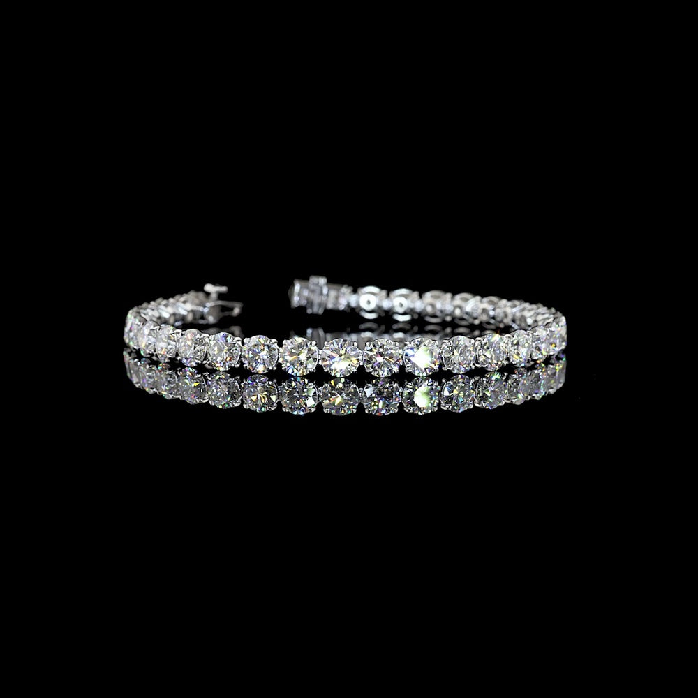 14K White Gold 7.5" Tennis Bracelet with 31 Prong-Set Round Lab Diamonds - 16.02 Carat Total Weight, E-F Color VS1 Clarity - Covaloro Fine Jewelry