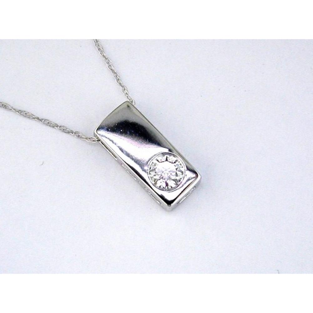 14K White Gold Diamond Pendant with 0.25 Carats Round Diamond