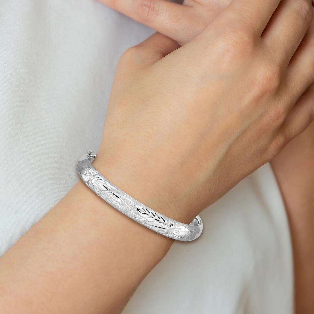 14K White Gold Florentine Engraved Hinged Round Bangle Bracelet with Diamond-Cut Texture - 8mm Width by 0