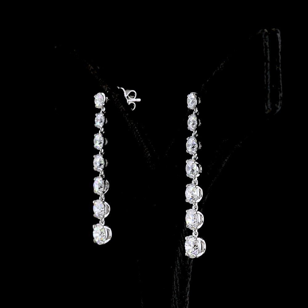 14K White Gold Graduated Drop Earrings with Round Brilliant Cut Lab Diamonds - 4.41 Carat Total Weight, E-F Color VS Clarity - Covaloro Fine Jewelry