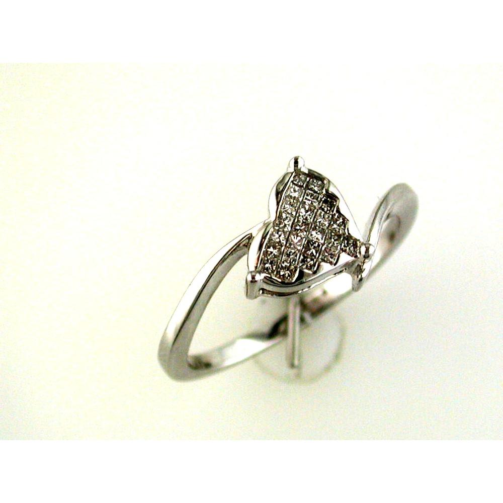 14K White Gold Heart Ring with Invisible Set Princess Cut Diamonds - 0.18 Carat Total Diamond Weight - Royal Jewelry