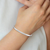 14K White Gold High Polished 5.00mm Hinged Oval Bangle Bracelet with Box Catch Clasp by Oro Pregiato