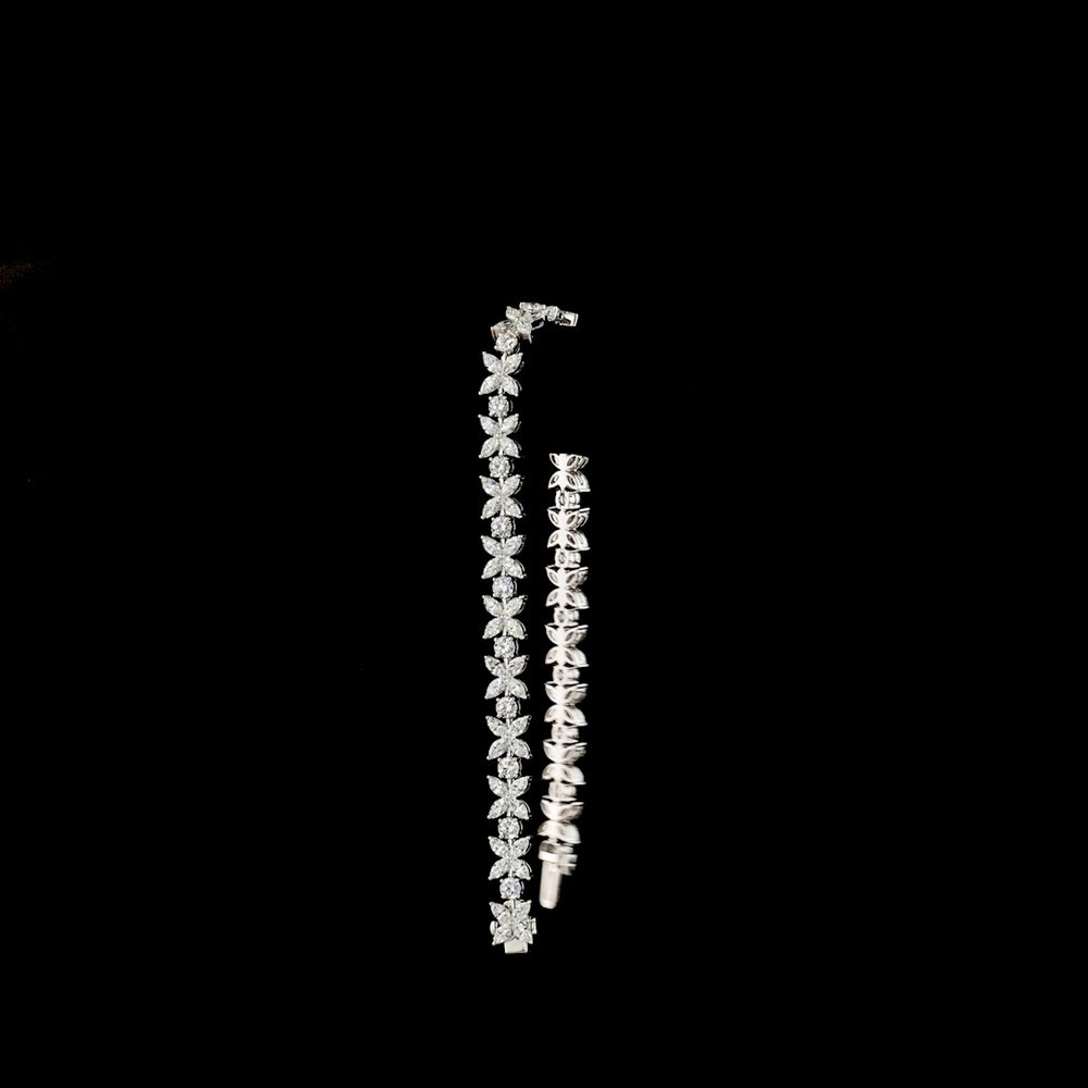 14K White Gold Inclined Special Bracelet with 105 Round Brilliant Cut Lab Diamonds - 6.95 Carats Total Diamond Weight - Covaloro Fine Jewelry