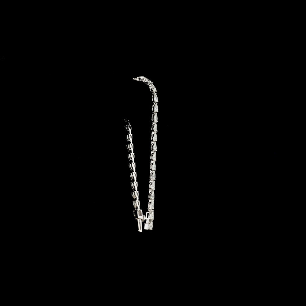 14K White Gold Pear-Shape Lab Diamond Tennis Bracelet - 3.36 Carat Total Weight E-F VS Quality - Covaloro Fine Jewelry