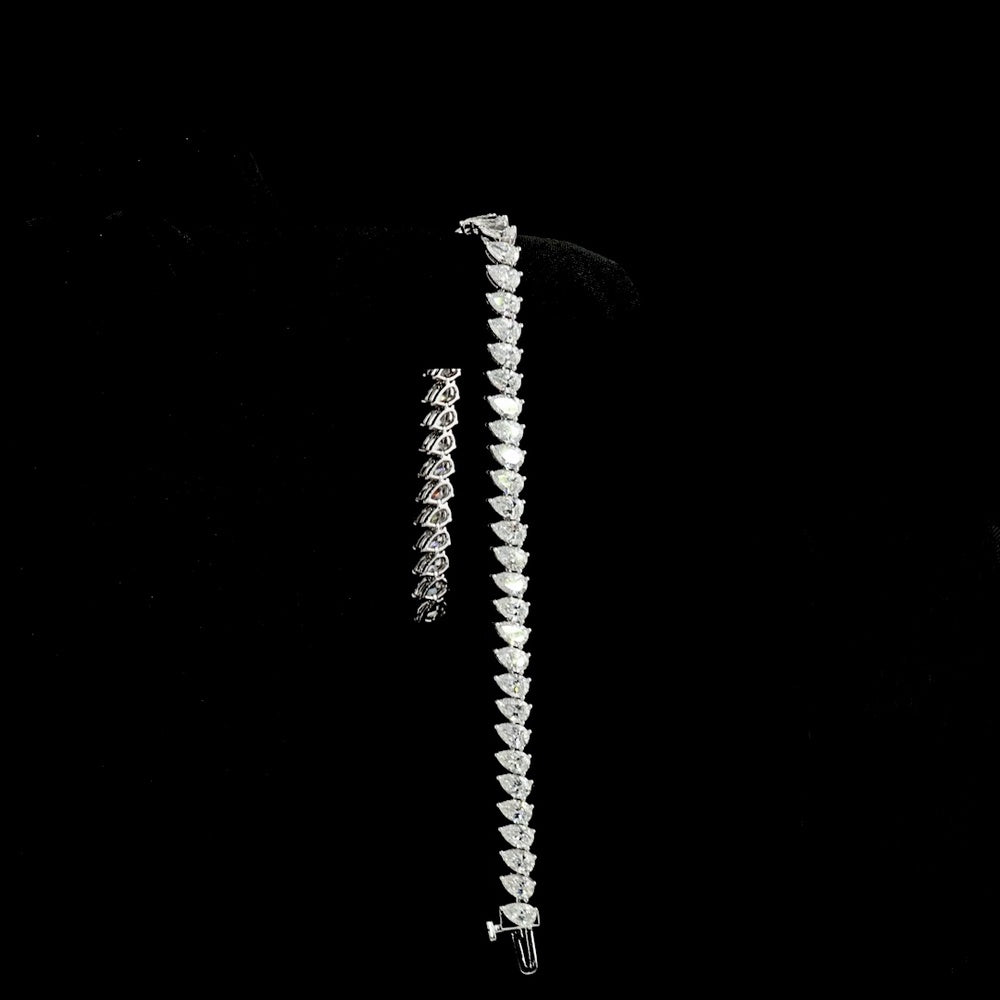 14K White Gold Pear Shape Tennis Bracelet with Incline-Set Lab Grown Diamonds (E-F VS1) - 8.69 Carat Total Weight - Covaloro Fine Jewelry