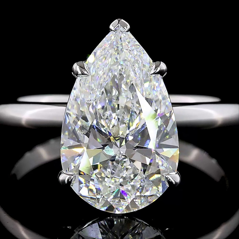14K White Gold Pear-Shaped Solitaire Ring with 3.60 Carat E-F VVS2 Lab Diamond - IGI Certified - Covaloro Fine Jewelry