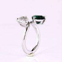 14K White Gold Pear Shaped Toi et Moi Ring with 1.75 Carats Lab-Grown Emerald and Lab-Grown Diamond in E VVS2 Quality - Covaloro Fine Jewelry