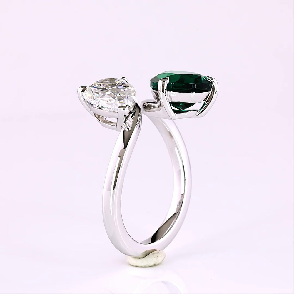 14K White Gold Pear Shaped Toi et Moi Ring with 1.75 Carats Lab-Grown Emerald and Lab-Grown Diamond in E VVS2 Quality - Covaloro Fine Jewelry