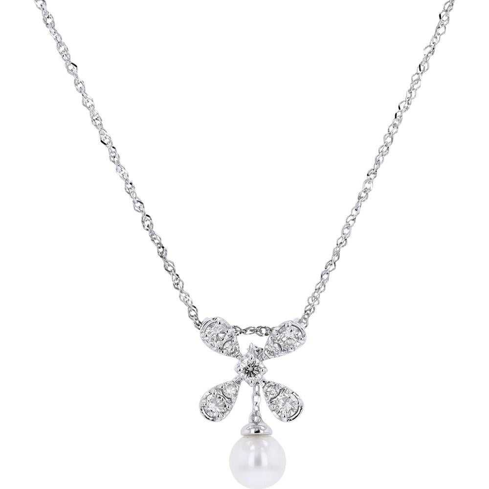 14K White Gold Pearl Pendant with 0.25 Carat Total Diamond Weight