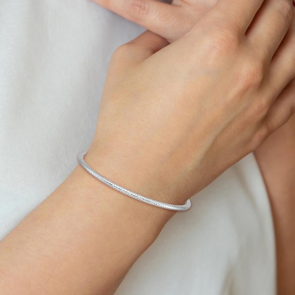 14K White Gold Polished Diamond-Cut 3mm Slip-On Round Bangle Bracelet by Oro Pregiato