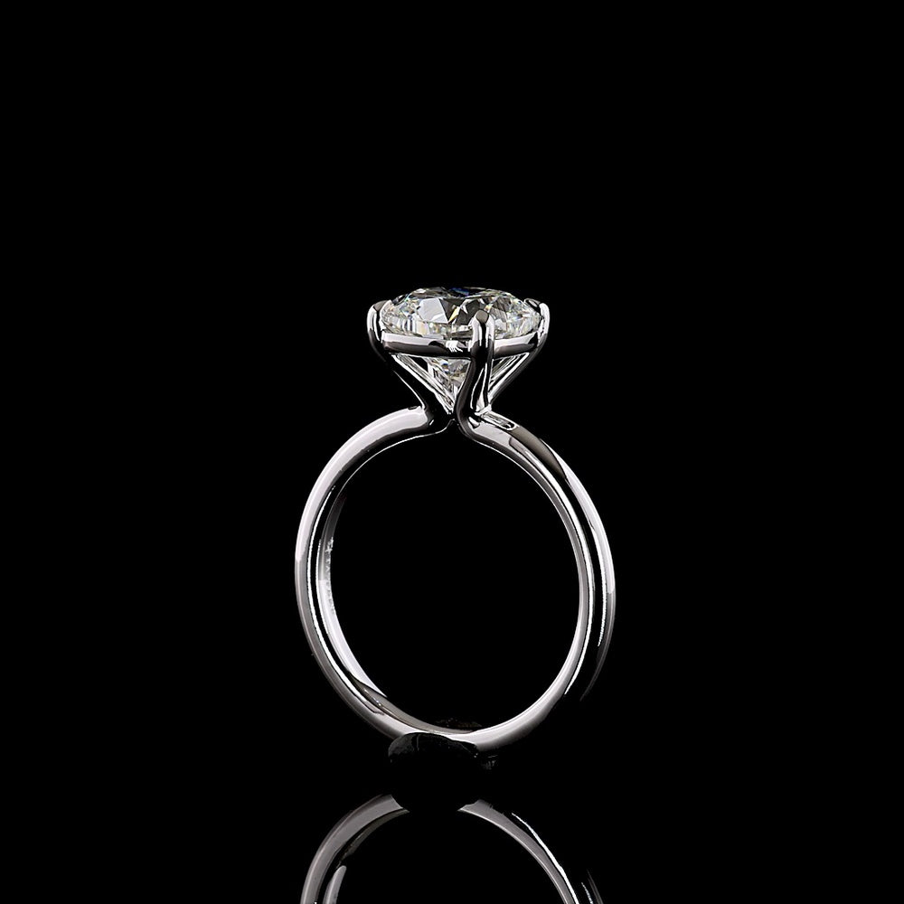 14K White Gold Square Cushion Brilliant Solitaire Ring with 3.03 Carat Lab-Grown Diamond, E-F Color, VVS2 Clarity, IGI Certified - Covaloro Fine Jewelry
