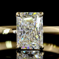 14K Yellow Gold 1.00 Carats Radiant Cut Solitaire Ring with D VS1 Lab Diamond and IGI Certification - North-South Prong Setting - Covaloro Fine Jewelry