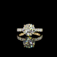 14K Yellow Gold 3.61 Carat Total Weight Round Brilliant Lab Diamond Solitaire Shank Ring with E-VVS2 Center and 12 Accent Stones - IGI Certified - Covaloro Fine Jewelry