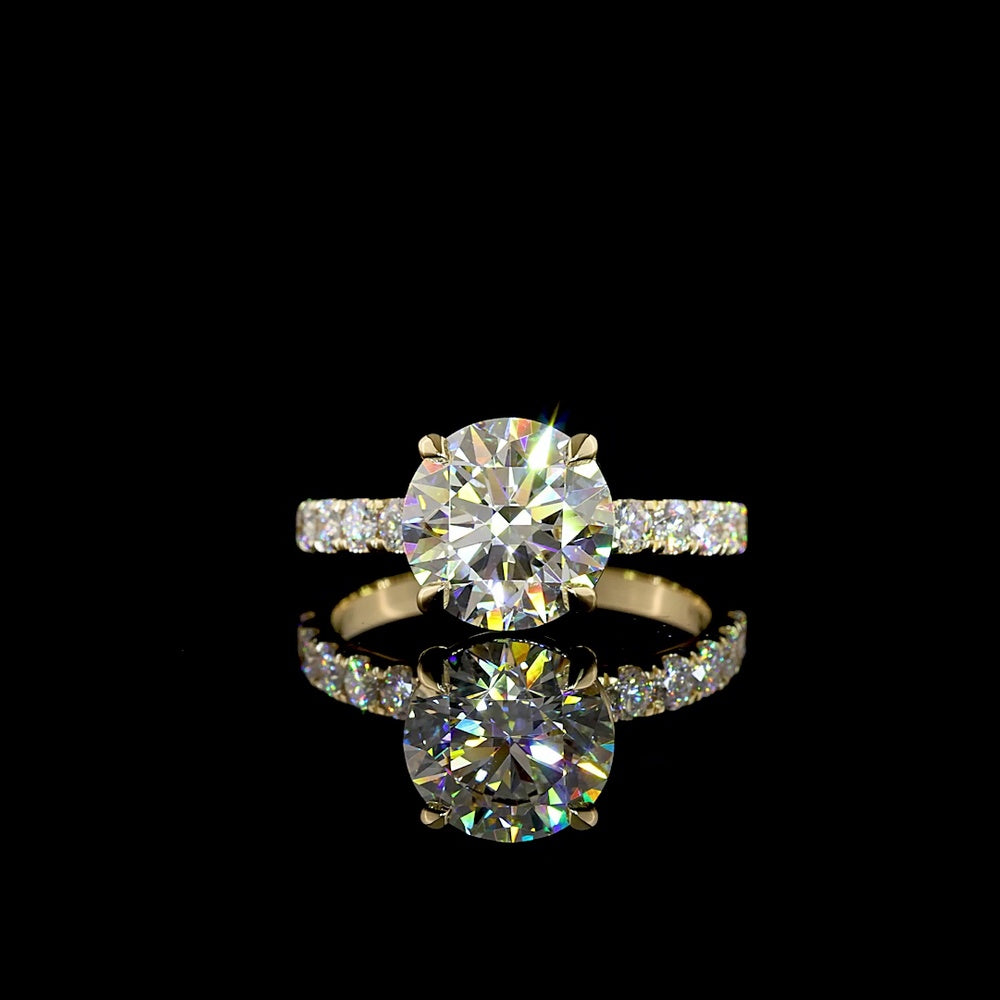 14K Yellow Gold 3.61 Carat Total Weight Round Brilliant Lab Diamond Solitaire Shank Ring with E-VVS2 Center and 12 Accent Stones - IGI Certified - Covaloro Fine Jewelry