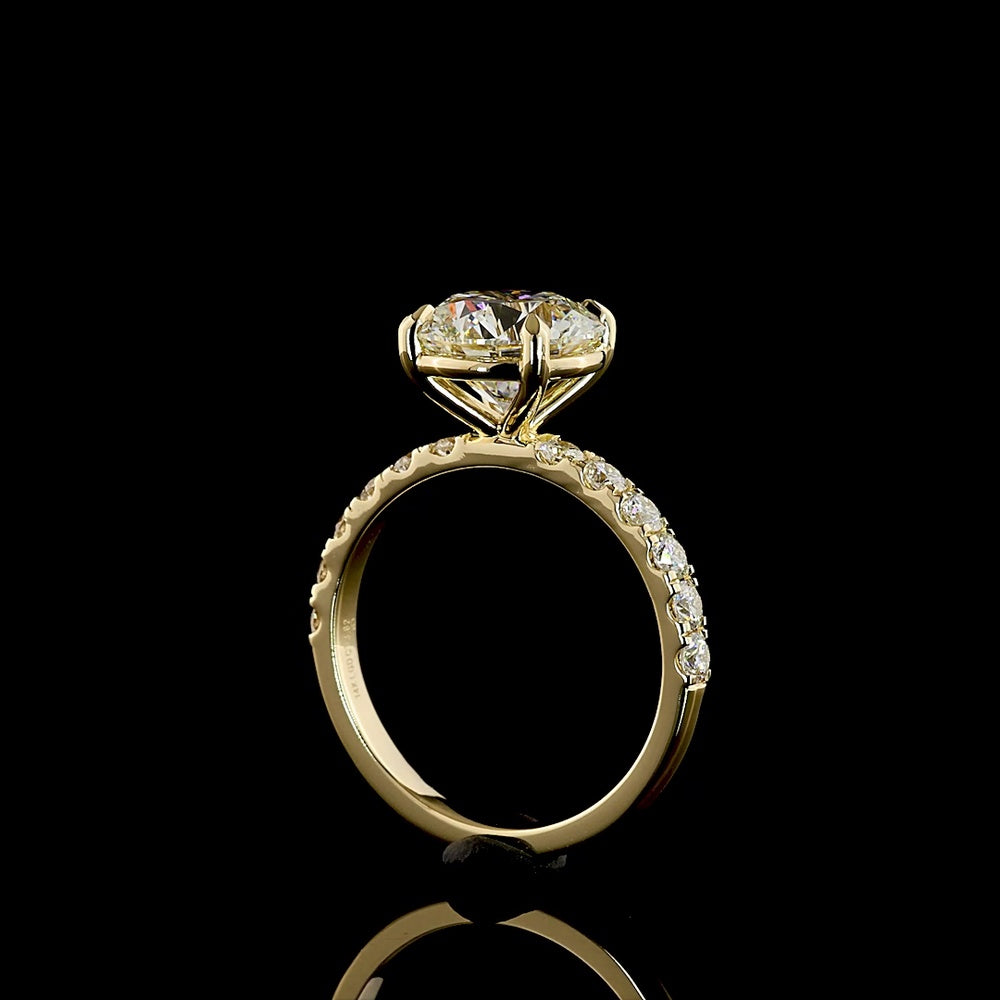 14K Yellow Gold 3.61 Carat Total Weight Round Brilliant Lab Diamond Solitaire Shank Ring with E-VVS2 Center and 12 Accent Stones - IGI Certified - Covaloro Fine Jewelry