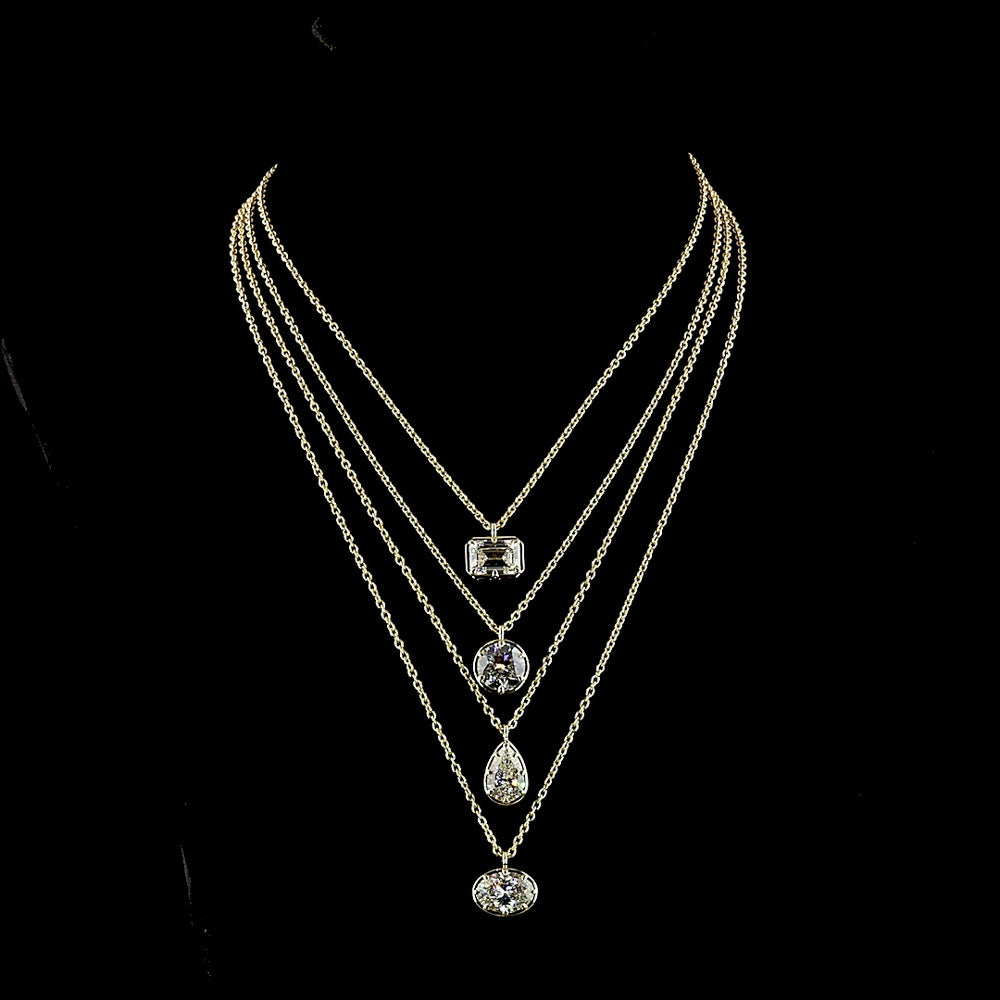14K Yellow Gold 3.76 Carat Round Brilliant Lab Diamond Solitaire Pendant with Bezel-Prong Setting - E-F Color, VVS2 Clarity - Covaloro Fine Jewelry