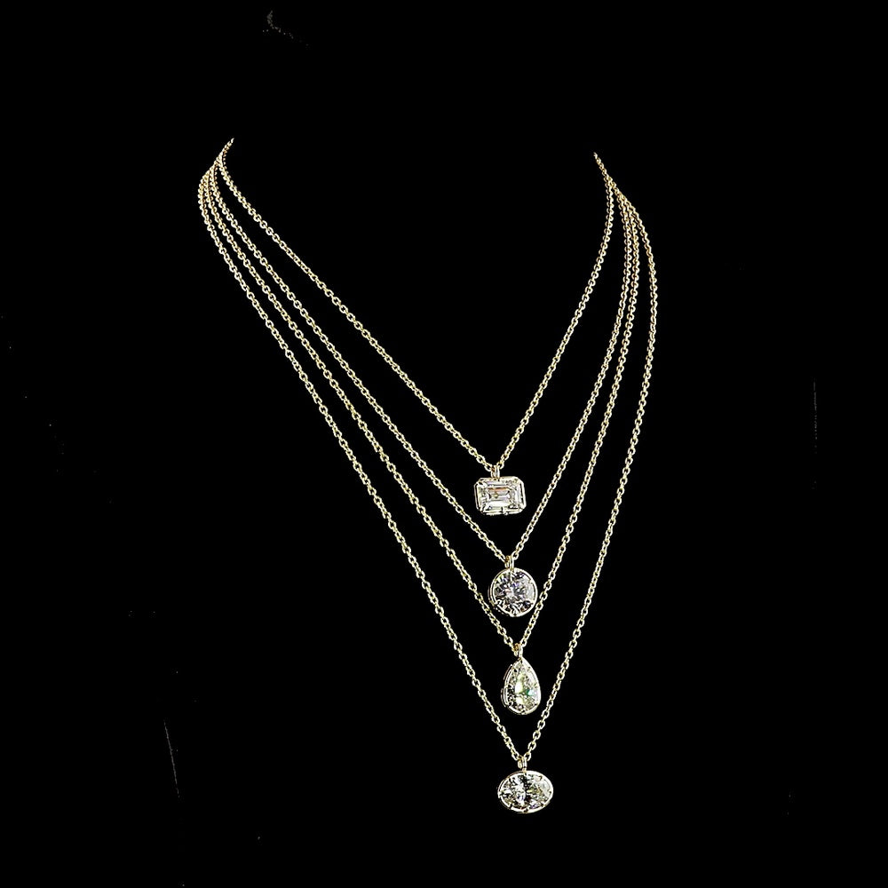 14K Yellow Gold 3.76 Carat Round Brilliant Lab Diamond Solitaire Pendant with Bezel-Prong Setting - E-F Color, VVS2 Clarity - Covaloro Fine Jewelry