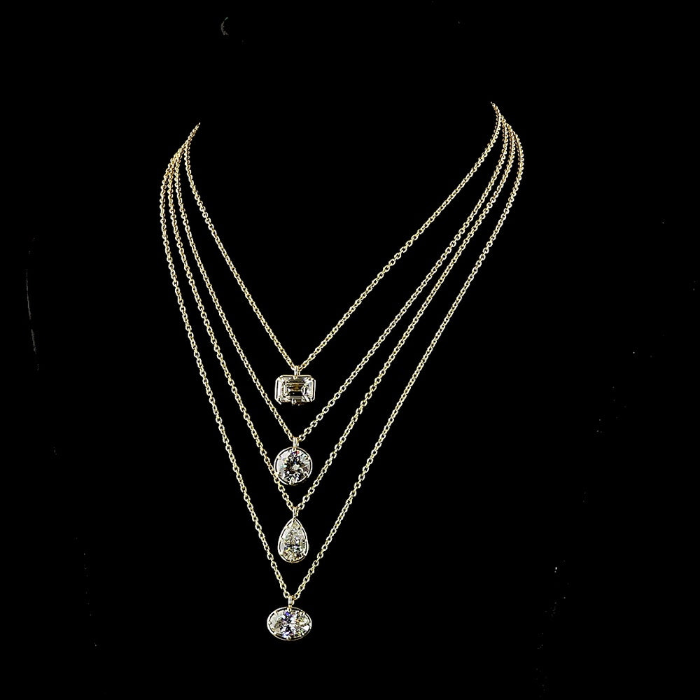 14K Yellow Gold 3.76 Carat Round Brilliant Lab Diamond Solitaire Pendant with Bezel-Prong Setting - E-F Color, VVS2 Clarity - Covaloro Fine Jewelry
