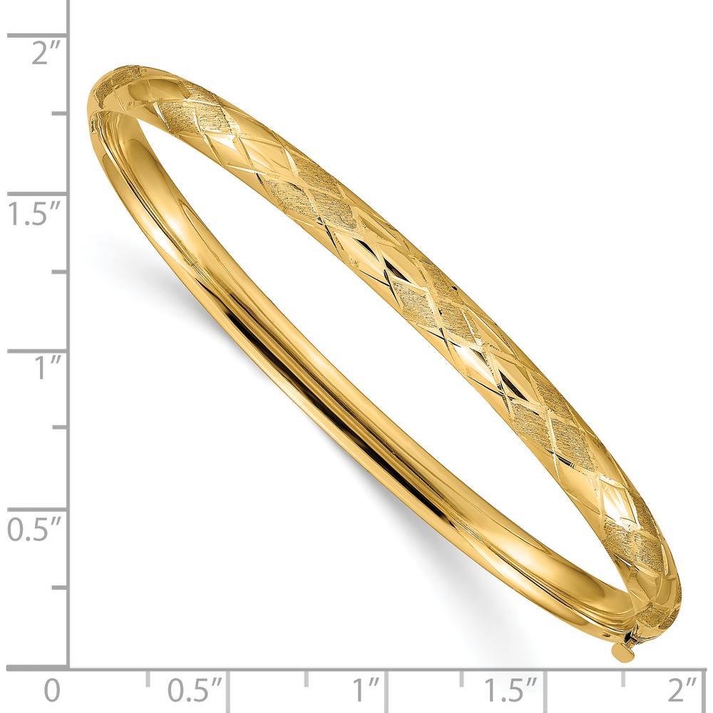 14K Yellow Gold 4.75mm Diamond-Cut Hinged Oval Bangle Bracelet with Box Catch Clasp by Oro Pregiato