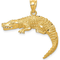 14K Yellow Gold Alligator Pendant - Bold and Detailed Animal Charm by Oro Pregiato