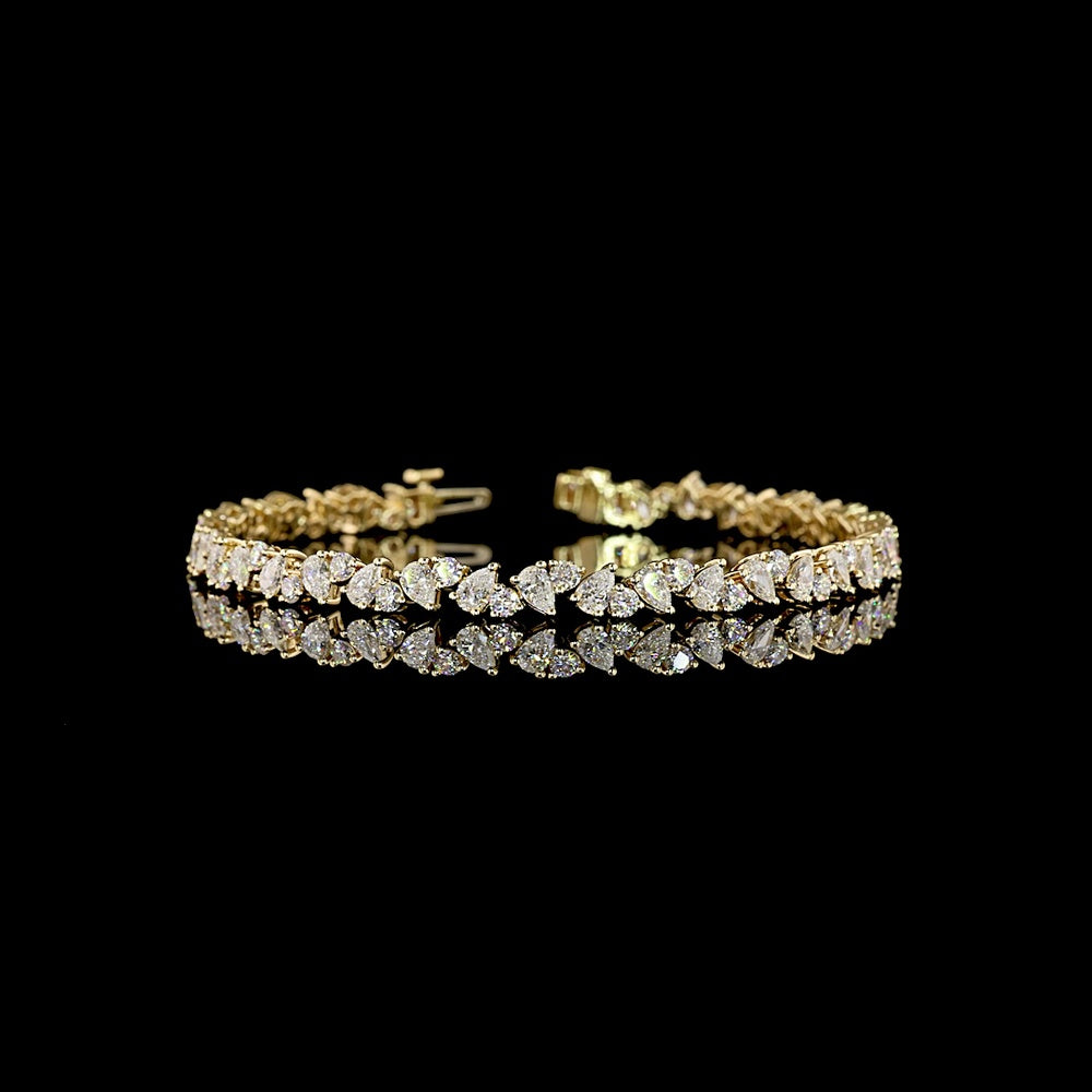 14K Yellow Gold Alternating Pear and Round Lab Diamond Tennis Bracelet with Inclined Prong Setting - 5.80 Carats Total Diamond Weight - Covaloro Fine Jewelry