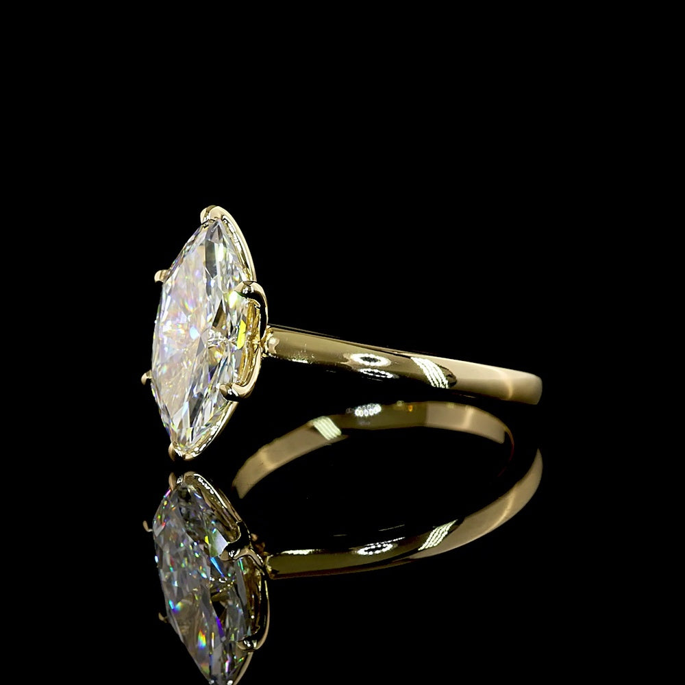 14K Yellow Gold Antique Marquise Solitaire Ring with 2.59 Carat Lab-Grown E-VVS2 Diamond - IGI Certified - Covaloro Fine Jewelry