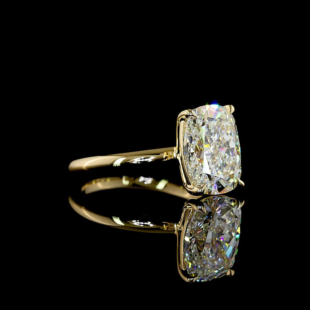14K Yellow Gold Cushion Brilliant Cut Solitaire Ring with 4.18 Carat Lab Grown Diamond - E Color VVS2 Clarity IGI Certified - Covaloro Fine Jewelry