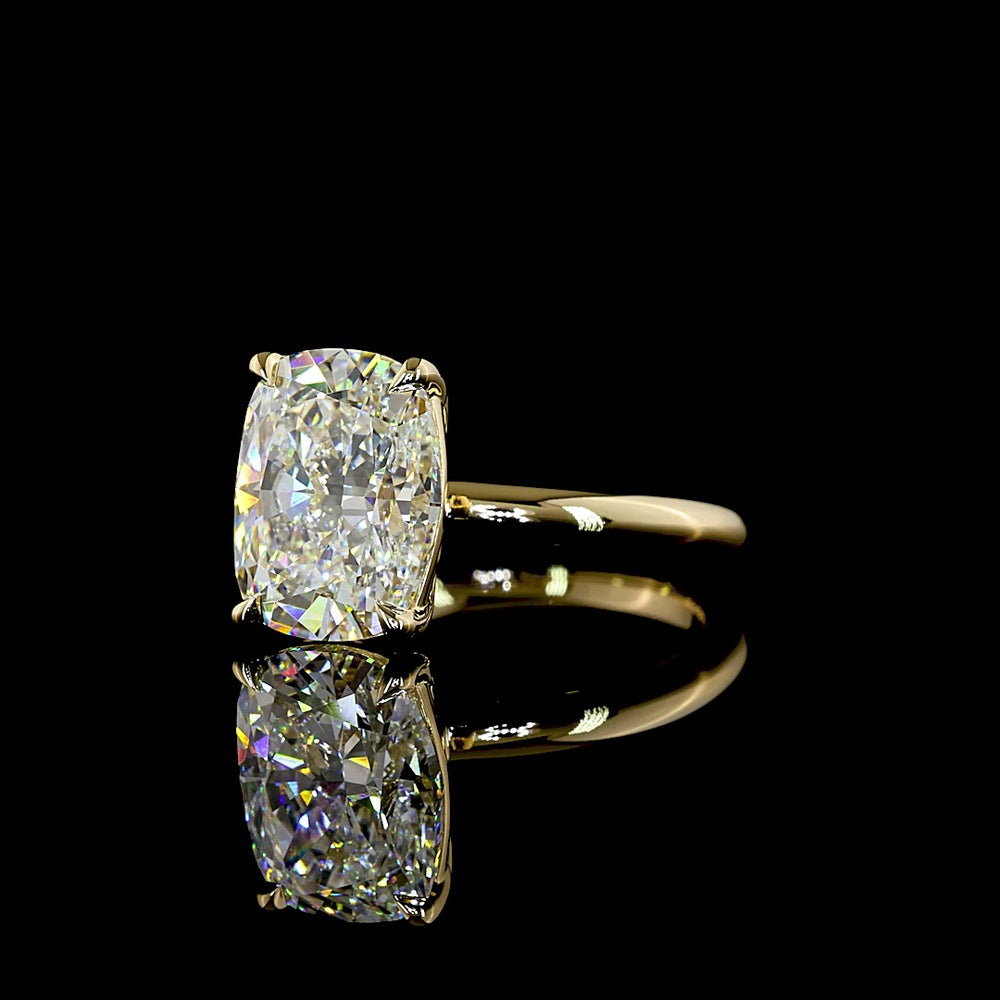 14K Yellow Gold Cushion Brilliant Cut Solitaire Ring with 4.18 Carat Lab Grown Diamond - E Color VVS2 Clarity IGI Certified - Covaloro Fine Jewelry