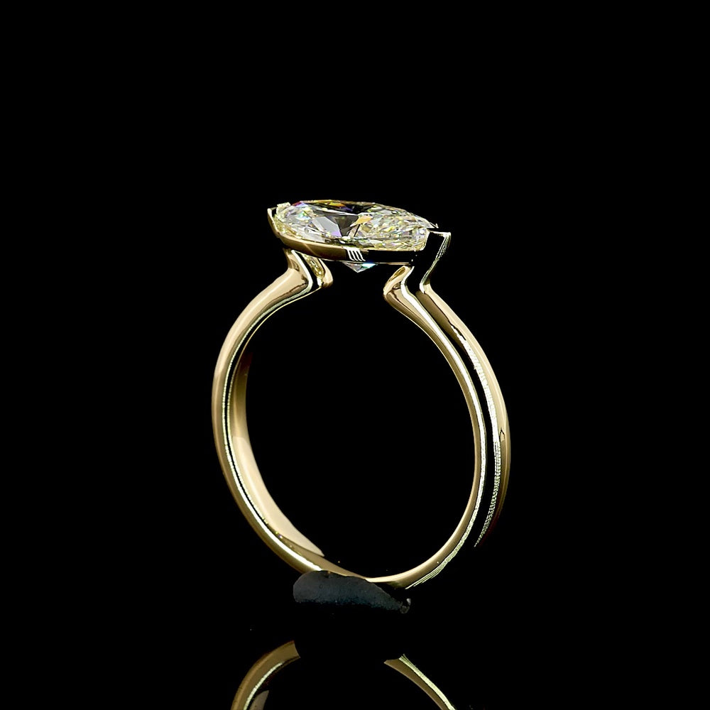 14K Yellow Gold East-West Marquise Cut Lab Diamond Solitaire Ring - 1.50 Carats Total Weight, E-F VVS2, IGI Certified - Covaloro Fine Jewelry