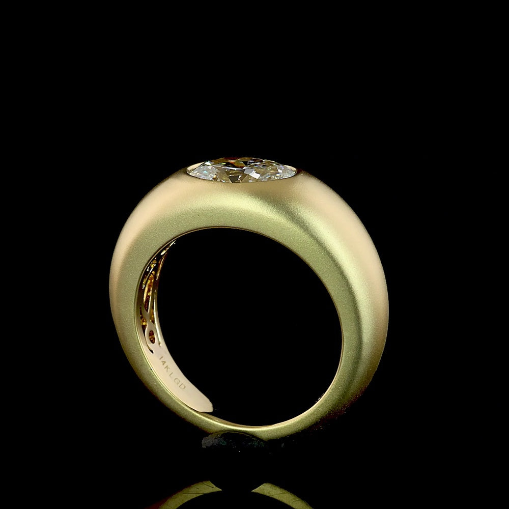 14K Yellow Gold East-West Oval Solitaire Ring with Flush Set Lab Diamond - 1.29 Total Carat Weight, E VVS2 - Covaloro Fine Jewelry