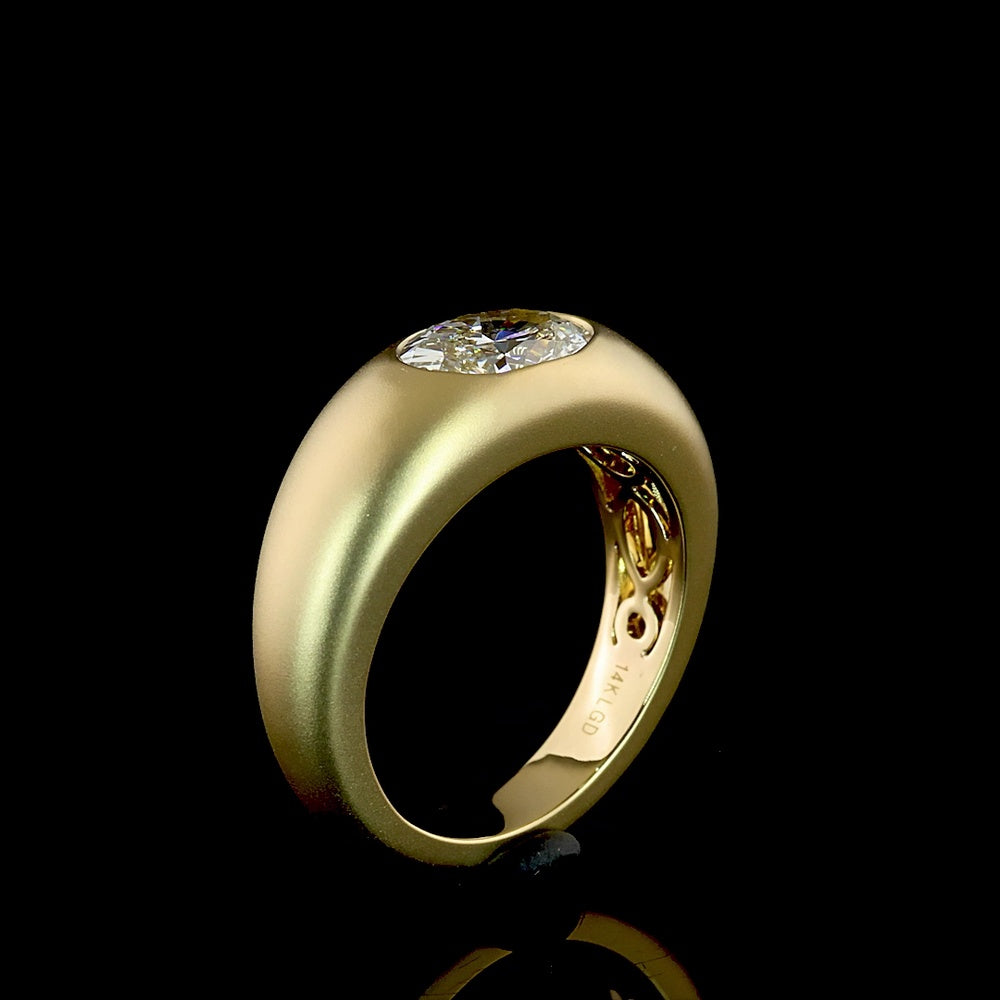 14K Yellow Gold East-West Oval Solitaire Ring with Flush Set Lab Diamond - 1.29 Total Carat Weight, E VVS2 - Covaloro Fine Jewelry