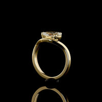 14K Yellow Gold East-West Pear Shape Lab Diamond Solitaire Ring - 1.02 Carat E VVS2 IGI Certified - Covaloro Fine Jewelry