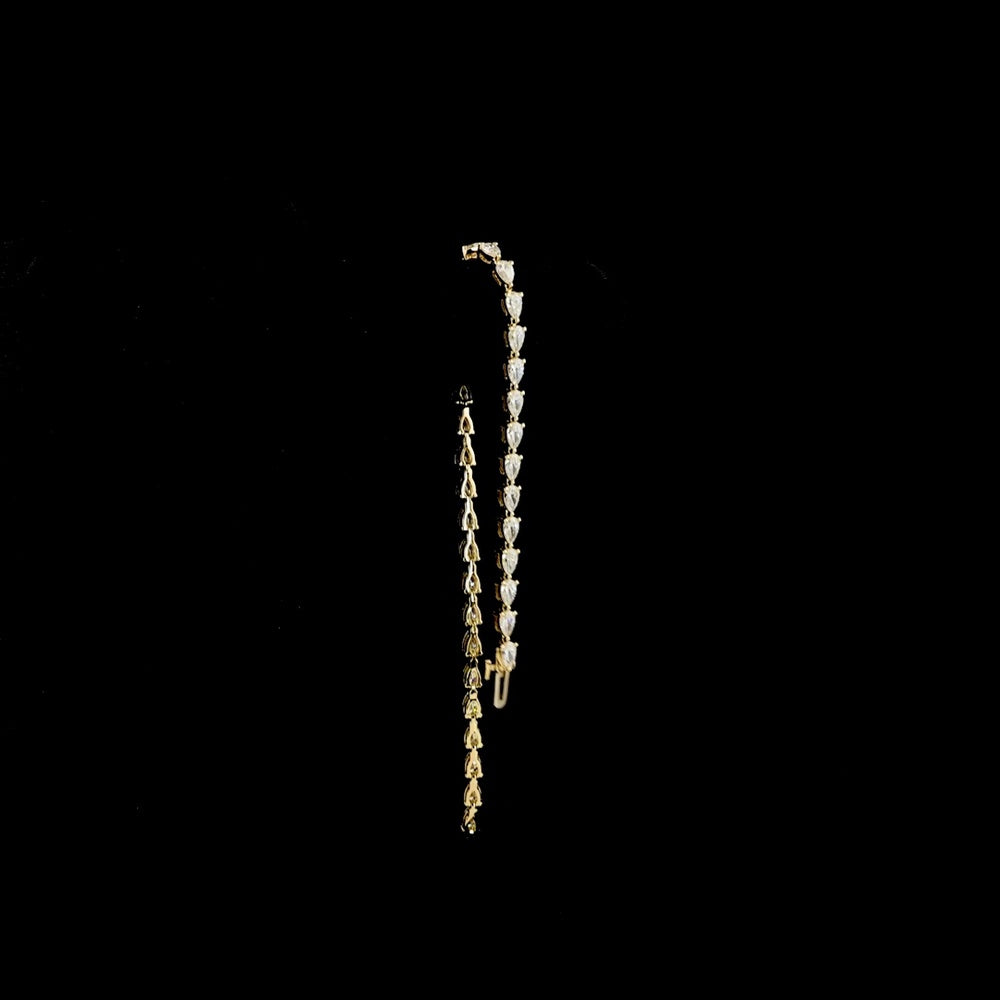 14K Yellow Gold East-West Pear Shape Lab Diamond Tennis Bracelet - 4.14 Total Carat Weight, E-F Color VS1 Clarity (37 Stones) - Covaloro Fine Jewelry