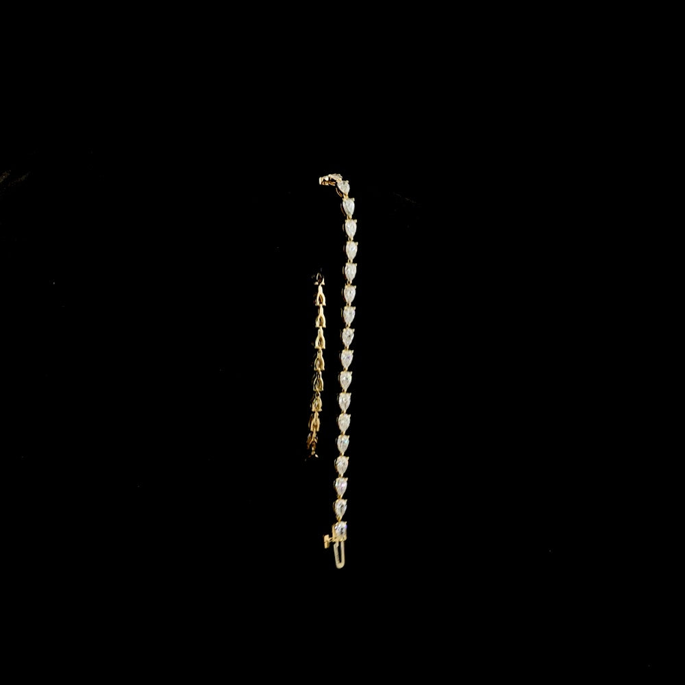 14K Yellow Gold East-West Pear Shaped Lab Diamond Tennis Bracelet - 3.83 Carat Total Weight, 34 Stones, E-F VS Quality - Covaloro Fine Jewelry
