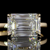 14K Yellow Gold East-West Solitaire Ring with 3.10 Carat Emerald Cut Lab Diamond - E VVS2 IGI Certified - Covaloro Fine Jewelry